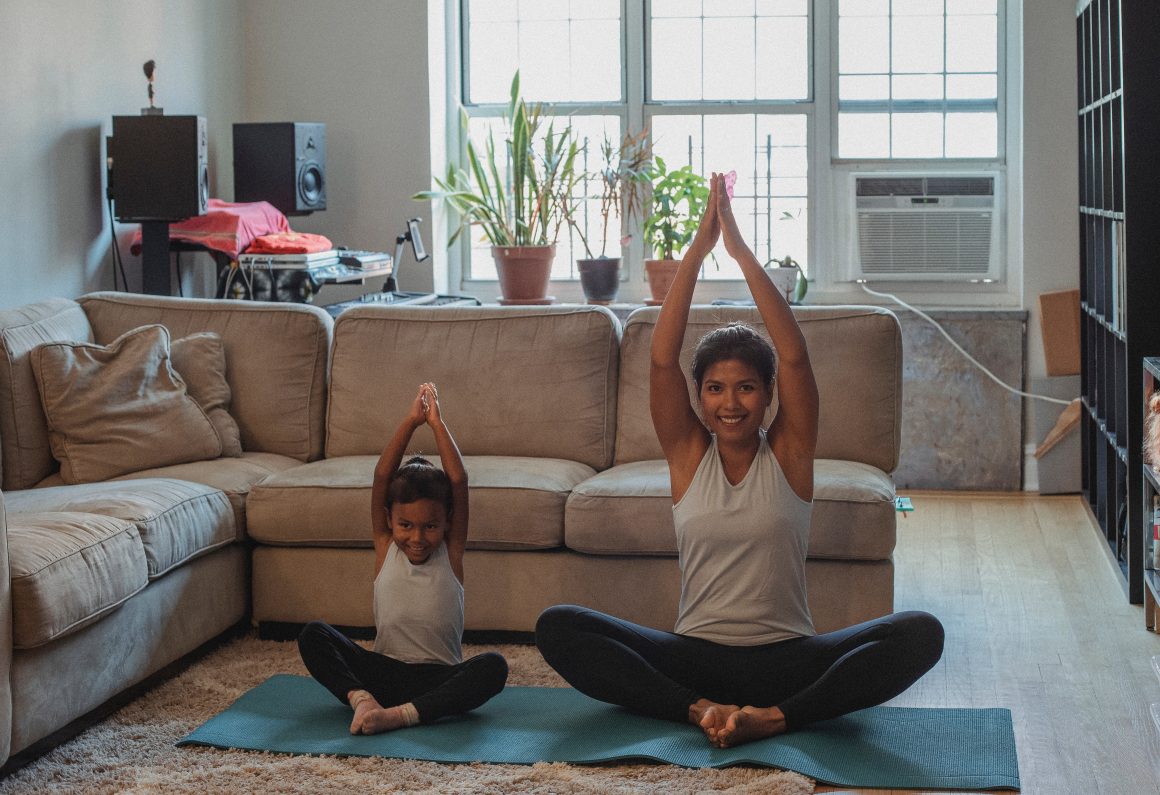 yoga para niños en casa