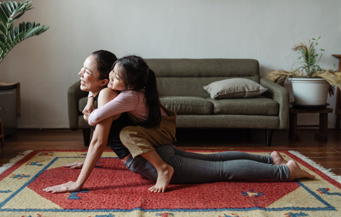 yoga para niños en casa